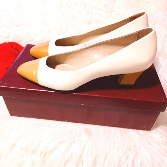 ❤️ VTG Etienne Aigner Pumps ❤️ - Picture 2 of 6